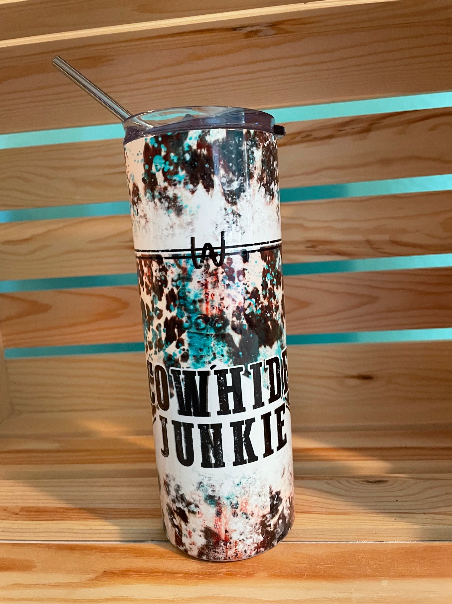 Cowhide Junkie, 20 oz
Tumblers